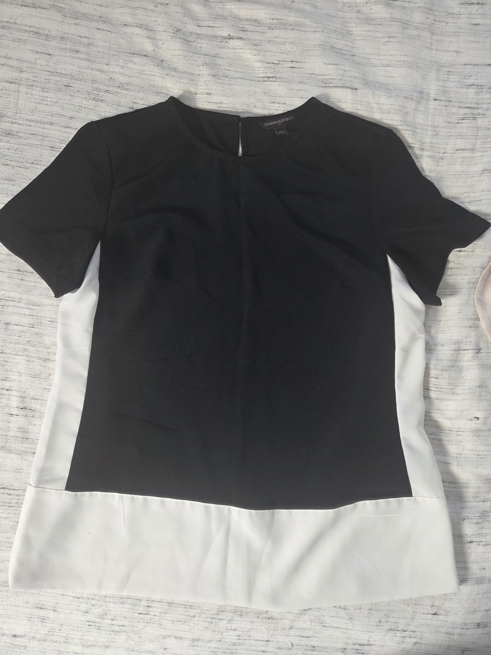 Banana Republic Black and White Short Sleeve Colorblock Top